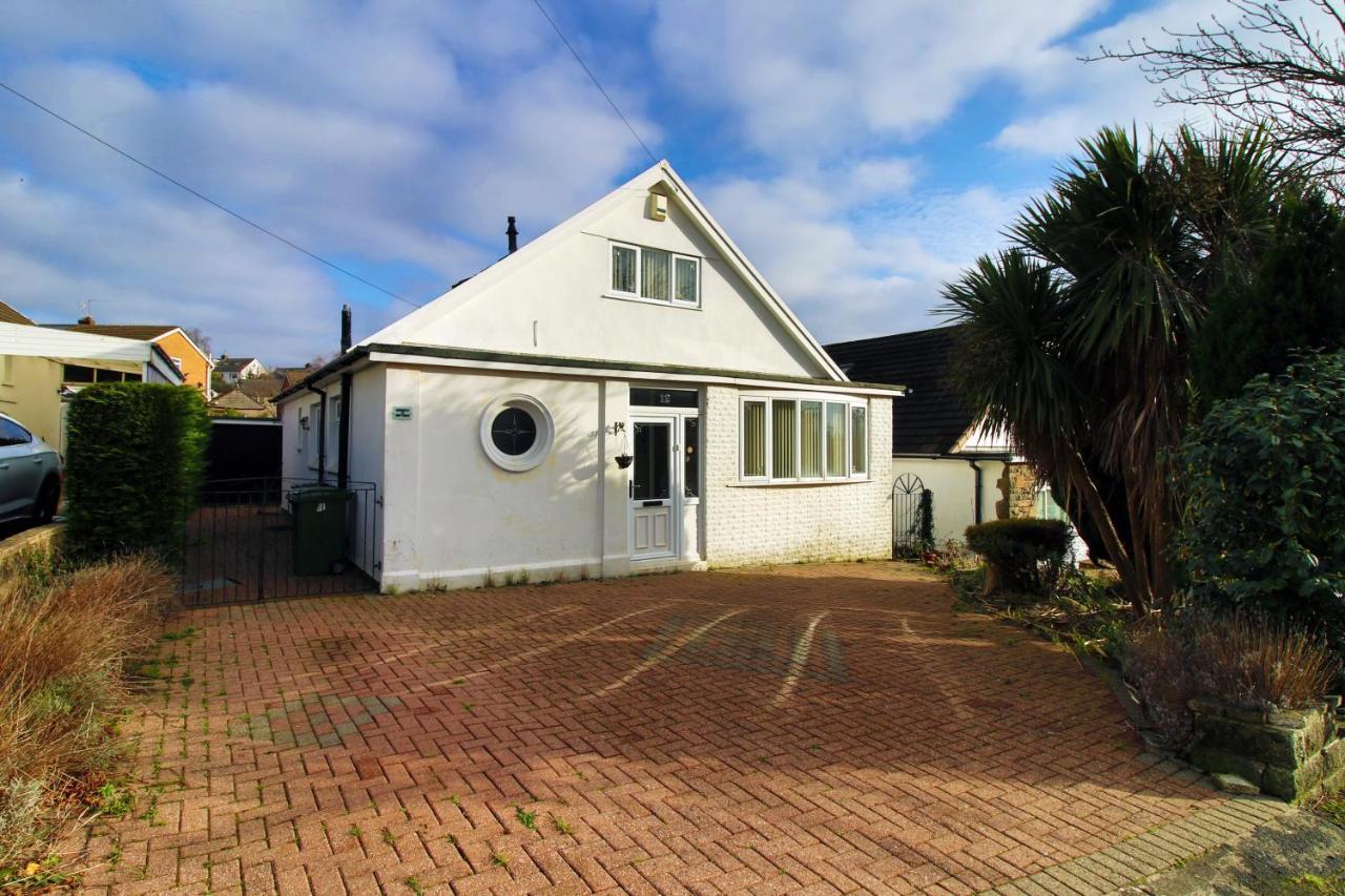 Becky'S Bungalow By Ty Sa -Spacious 4 Bed Bungalow คาร์ดิฟฟ์ ภายนอก รูปภาพ